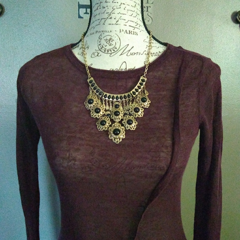 Women's gold tone necklace